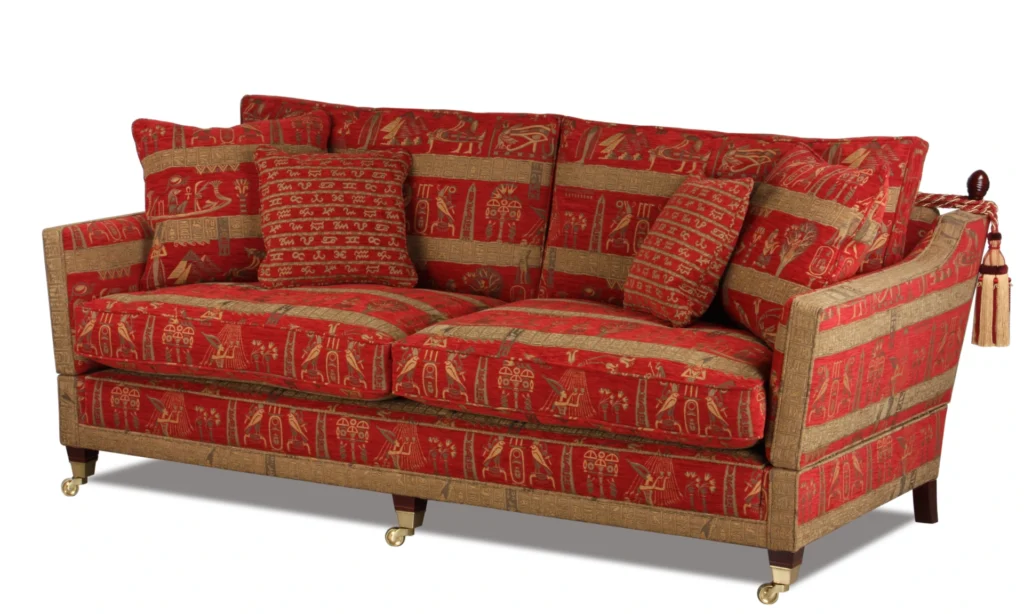 Sofa im Knole Design in rotem Polsterstoff mit Designs